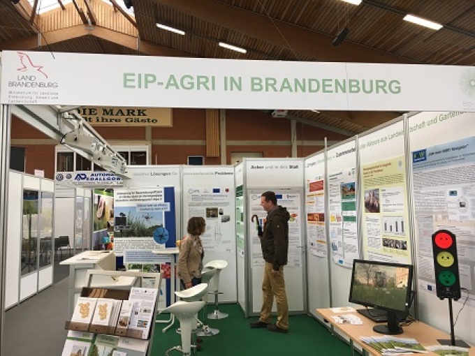 Fachlicher Austausch am EIP-Stand